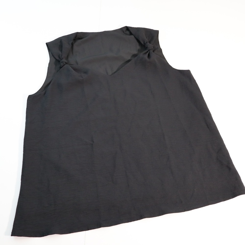 Women's M Black V-Neck Sleeveless Solid Tank Top